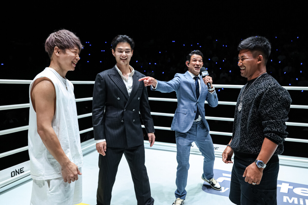 Takeru Segawa and Rodtang Jitmuangnon share a moment at The Inner Circle 22