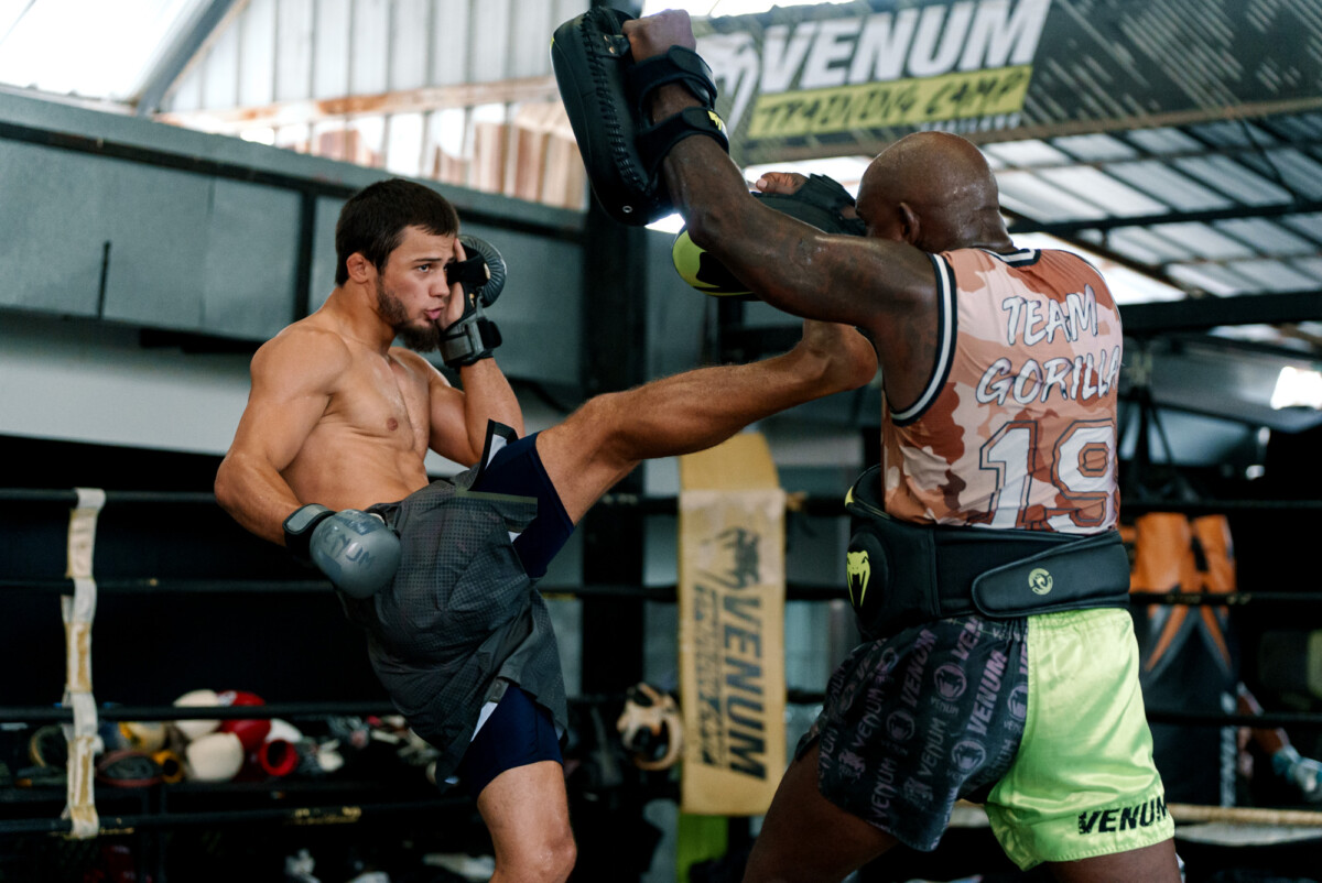 Abdulla Dayakaev throws a teep at The Inner Circle 25 Open Workout