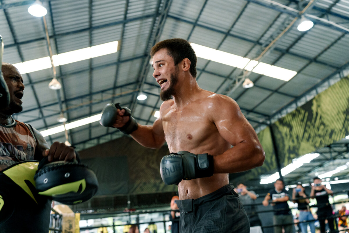 Abdulla Dayakaev lands a right hand at The Inner Circle 25 Open Workout
