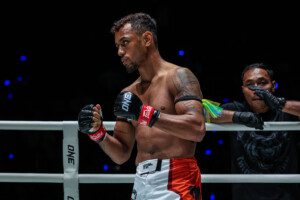 Dmitrii Kovtun Felipe Lobo ONE Fight Night 45 4