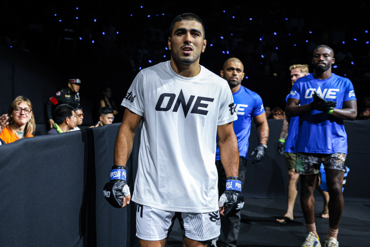 Elbek Alyshov makes his entrance for Enkh-Orgil Baatarkhuu fight at The Inner Circle 24