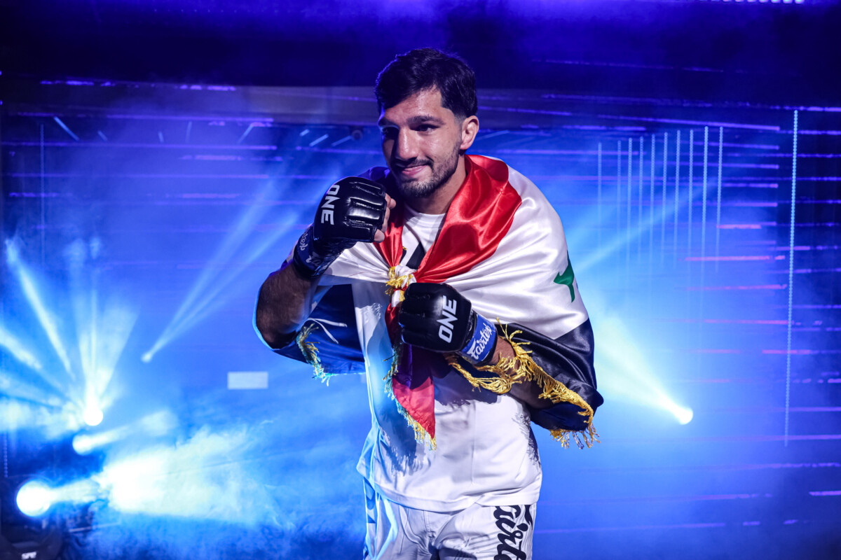 Mustafa Al Tekreeti marches to the ring