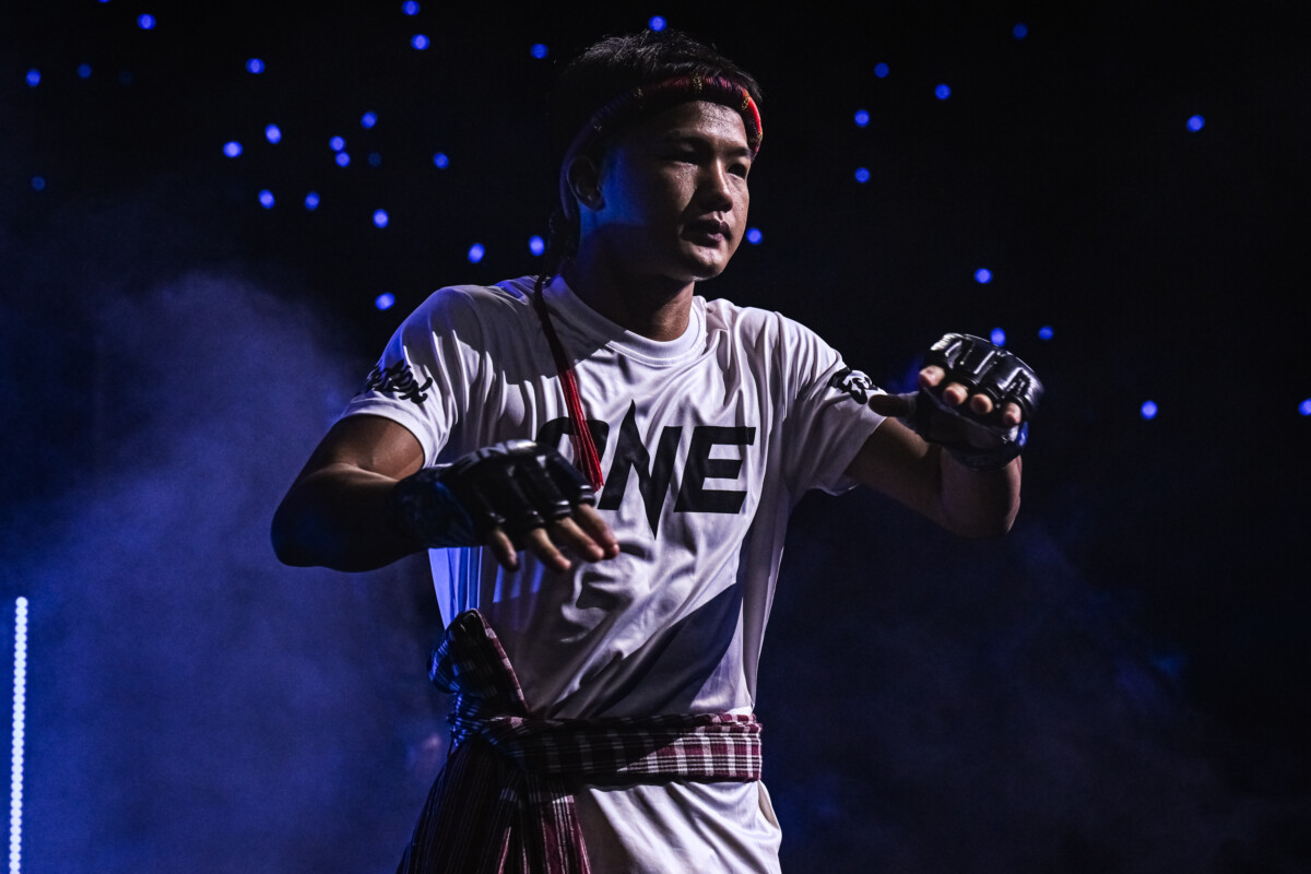 Wuttikrai Wor Chakrawut defeats Sonrak Fairtex via unanimous decision