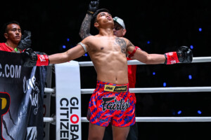 Panpayak Jitmuangnon defeats Anuar Cisneros at The Inner Circle 23 on July 2416