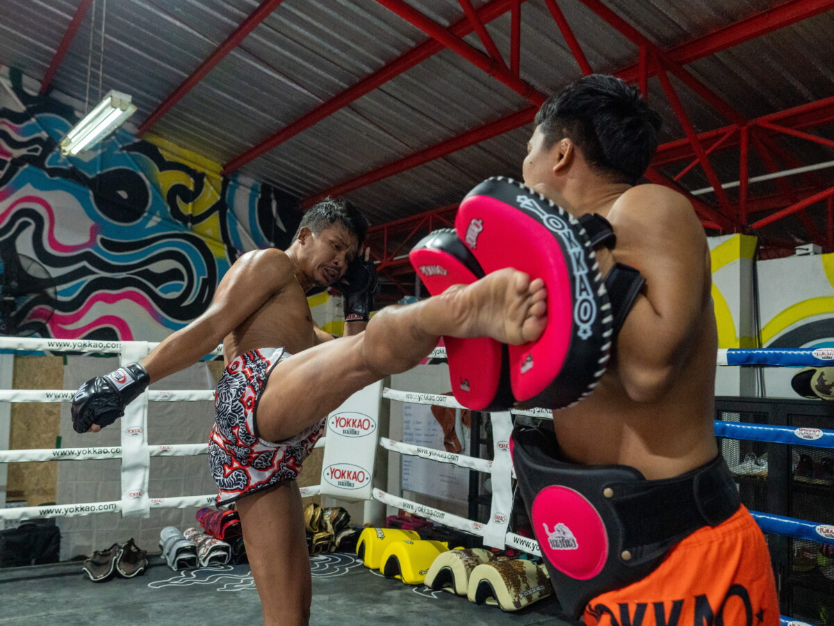 Superlek unleashes a body kick at The Inner Circle 25 Open Workout
