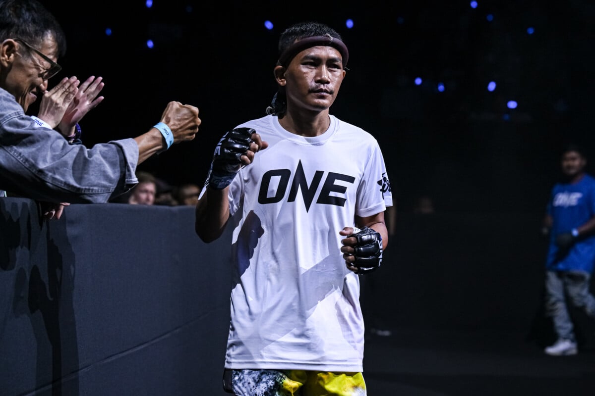 Petsuphan makes his way into the ring at The Inner Circle 26
