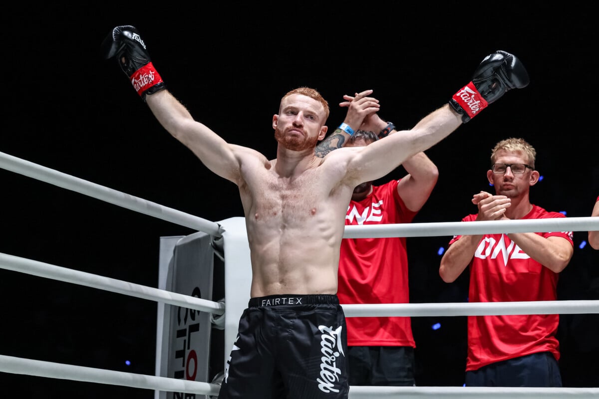 Ben Longstaff gets ready to fight Kazuteru Yamazaki at The Inner Circle 27