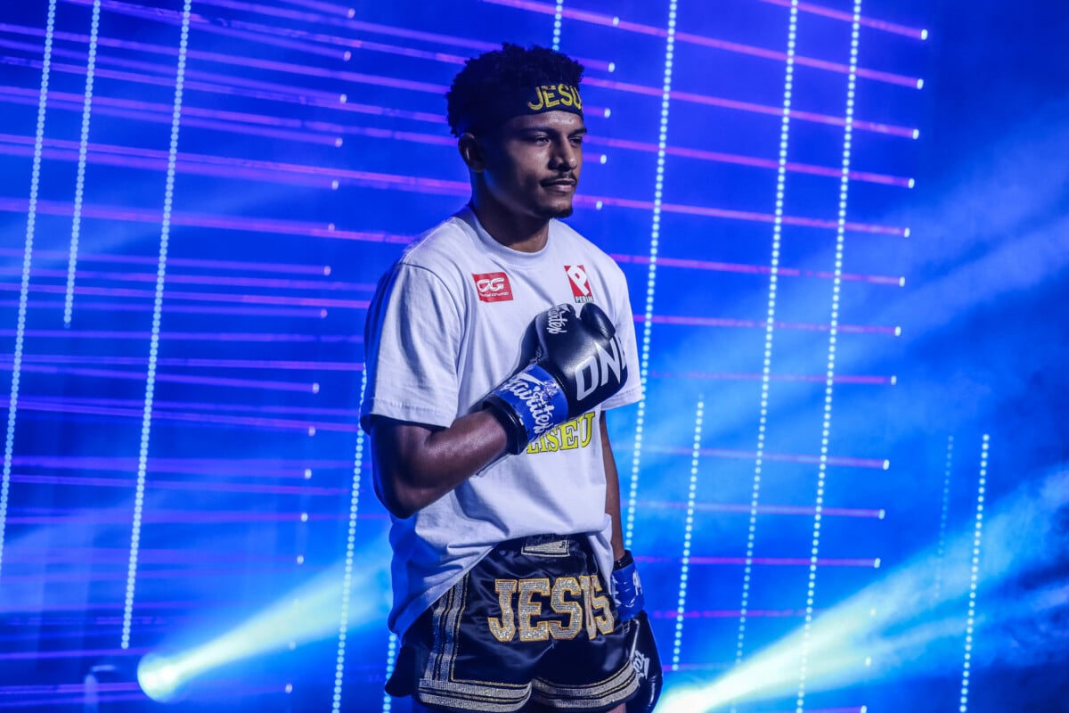 Denis Souza Jr. makes his way to the ring for Dmitrii Kovtun fight at ONE Fight Night 46