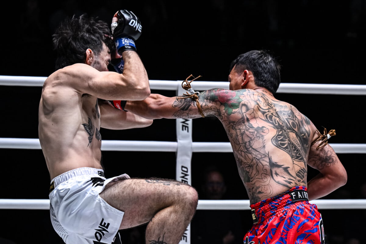 Gingsanglek connects with a left punch against Dmitri Ramos at The Inner Circle 26