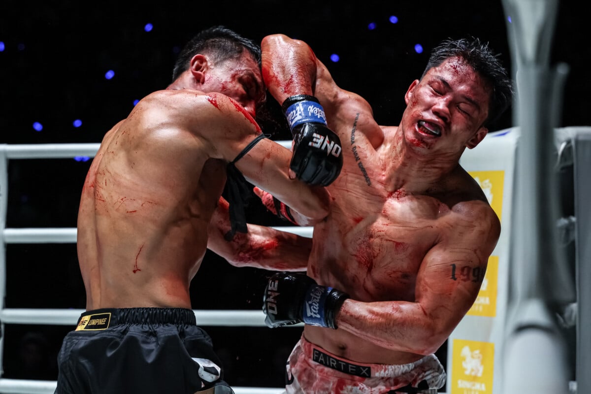 Komawut FA Group lands an elbow on Kyaw Swar Win at The Inner Circle 27