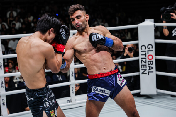 Mohammad Siasarani lands an uppercut on Kaito at ONE SAMURAI 2
