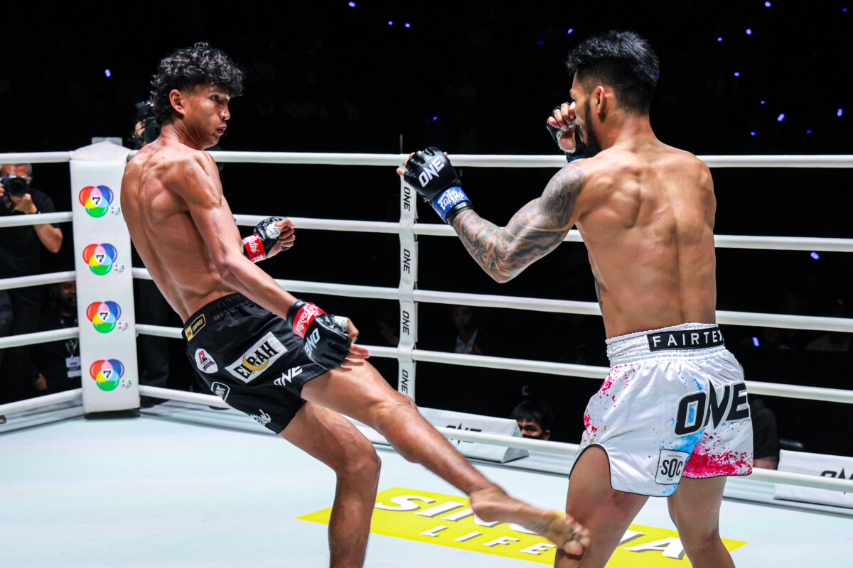 Nabil Anane lands a low kick on Suakim at The Inner Circle 25