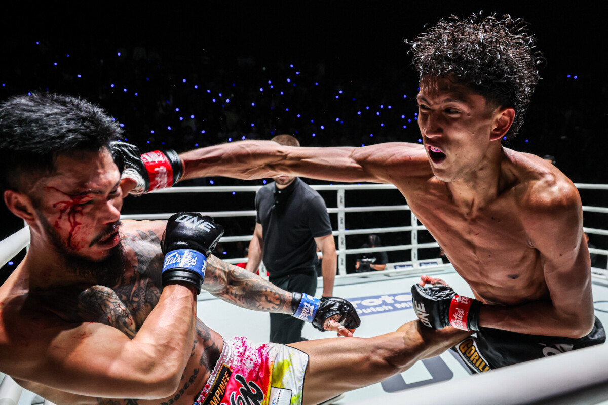 Suakim absorbs a punch from Nabil Anane at The Inner Circle 25.