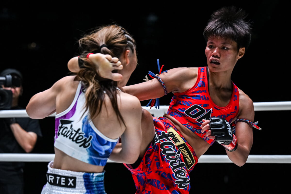 Nongnuk connects with a high kick against Saya Ito at The Inner Circle 26