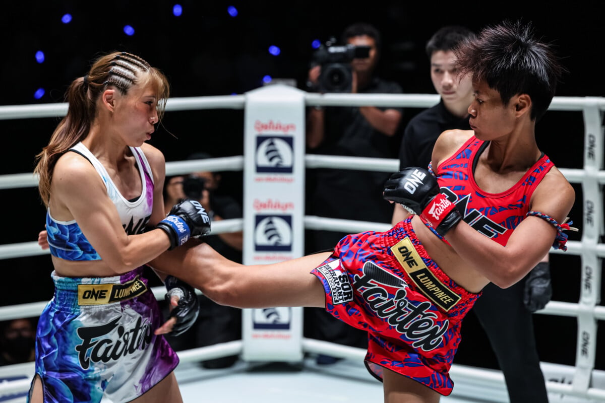 Nongnuk launches a middle kick on Saya Ito at The Inner Circle 26