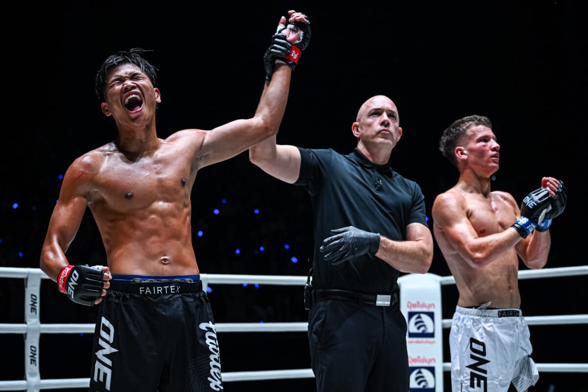 Petkhaokradong gets his hand raised against Vadzim Shapiatsiuk at The Inner Circle 26.