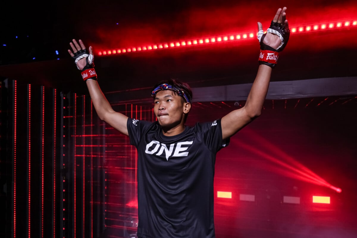 Petkhaokradong makes his way to the ring at The Inner Circle 26