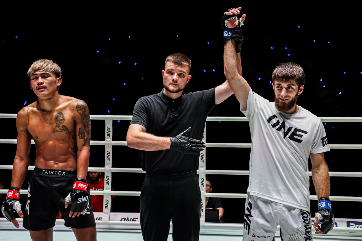 Ilyas Musaev gets his hand raised against Suksawat at ONE Friday Fights 165.