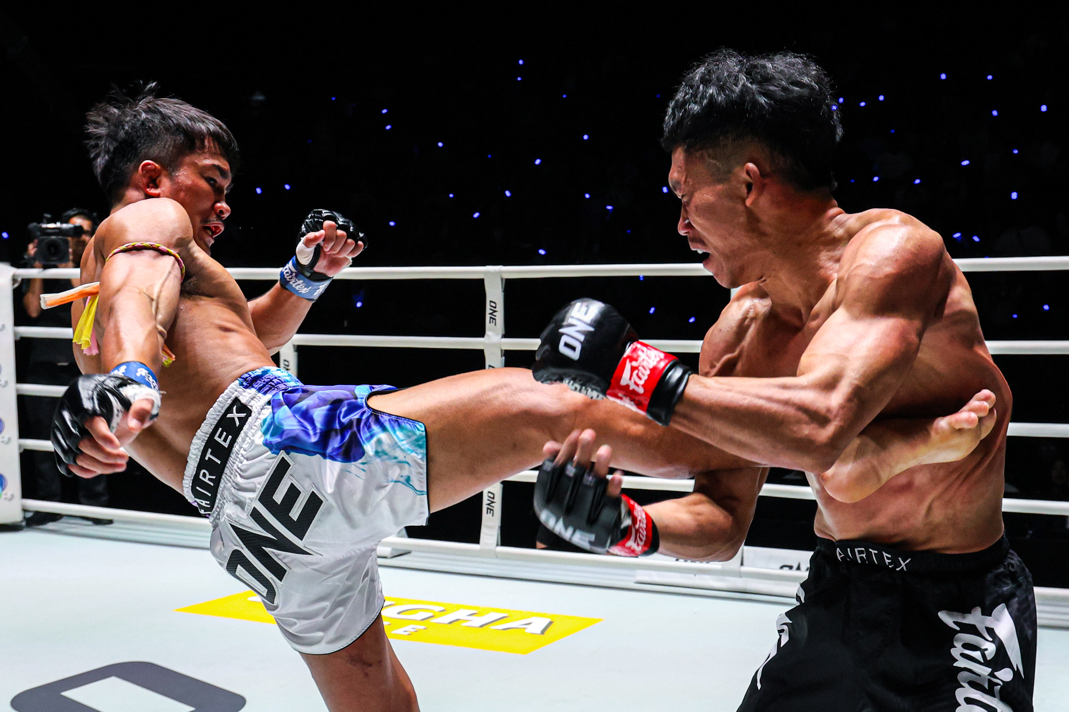 Tahaneak vs Dabdam at The Inner Circle 25 1.jpg