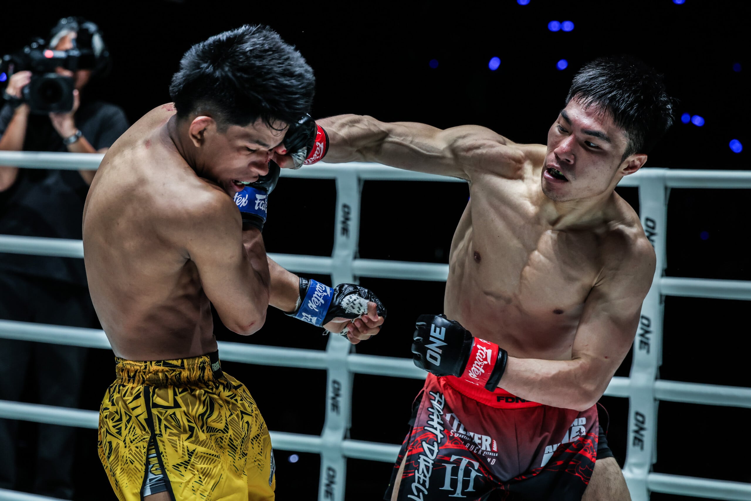 Viet Anh Do connects with a solid right on Davi Brandāo at ONE Fight Night 46