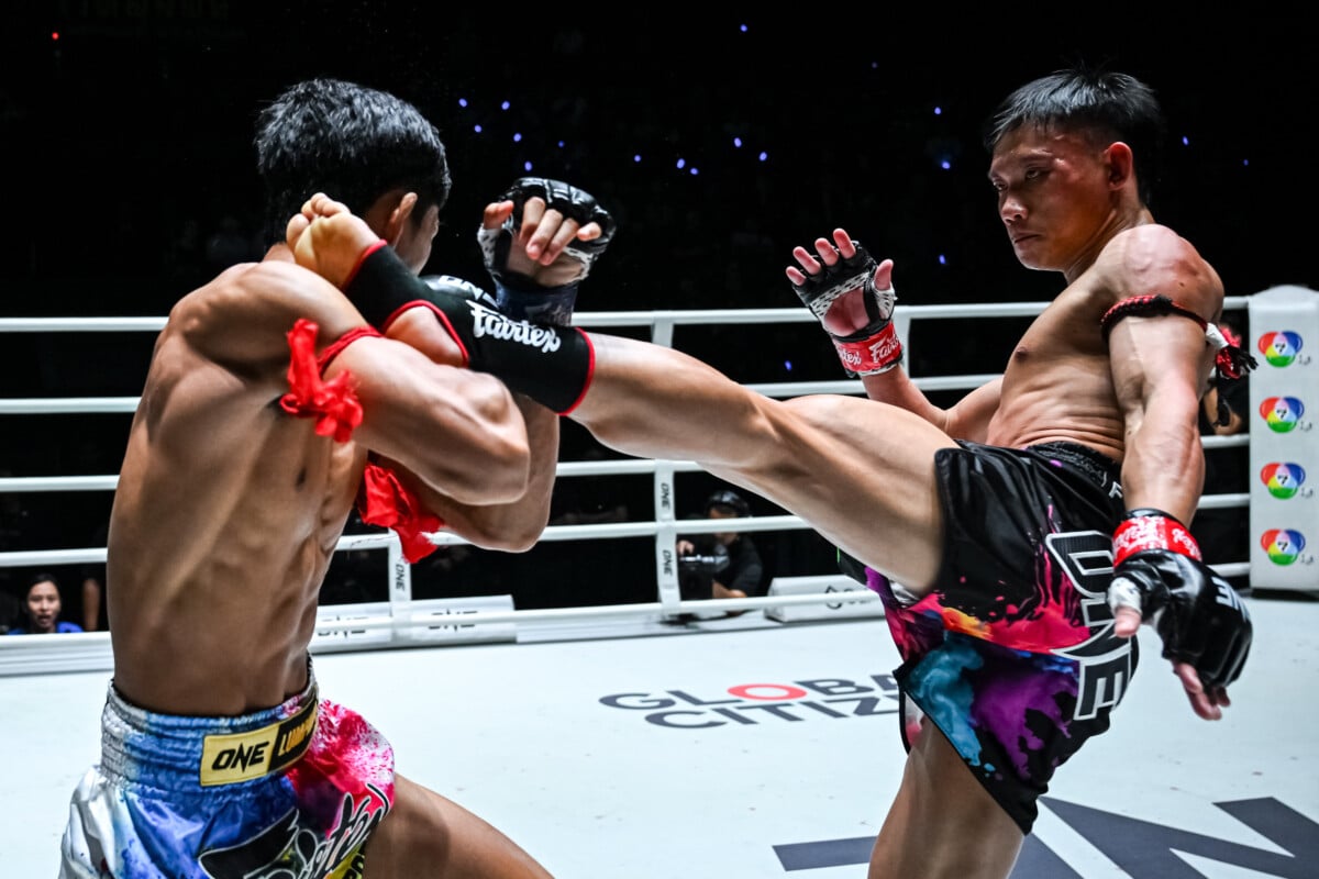 Wanchainoi PK lands a head kick on Petnamkhong at The Inner Circle 26. Petnamkhong at The Inner Circle 26 23
