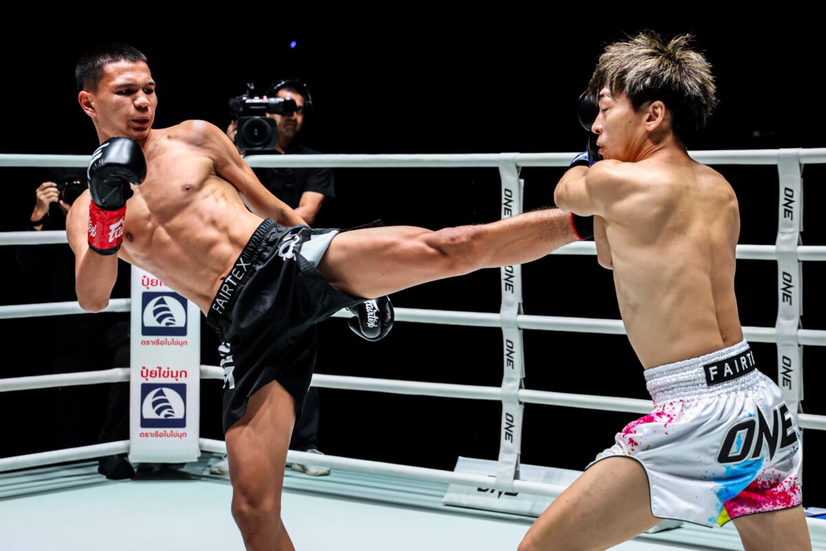 Arsen Soiyrkas lands a kick on Jin Mandokoro at The Inner Circle 32