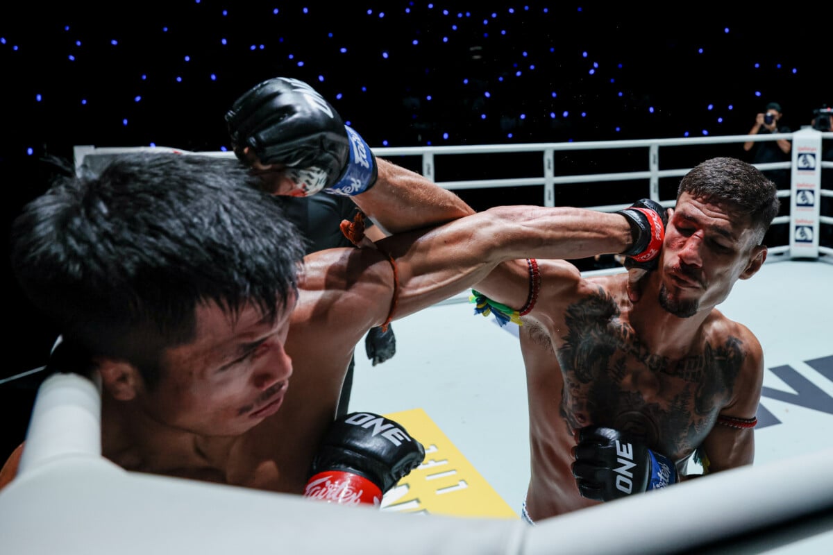 Ferrari trade punches with Julio Lobo at The Inner Circle 30