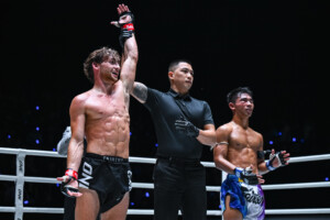 Freddie Haggerty vs Rungruanglek at The Inner Circle 30 12