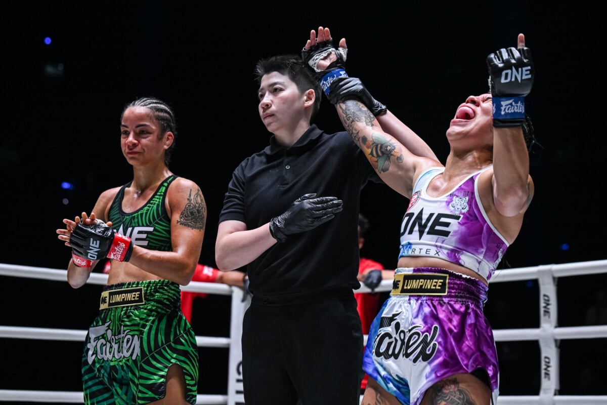 Cynthia Flores raises her hands at the Inner Circle 31