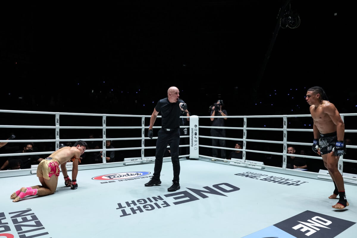 Jordan Estupinan secures a knockdown against Jaosuayai Mor Krungthepthonburi at ONE Fight Night 47