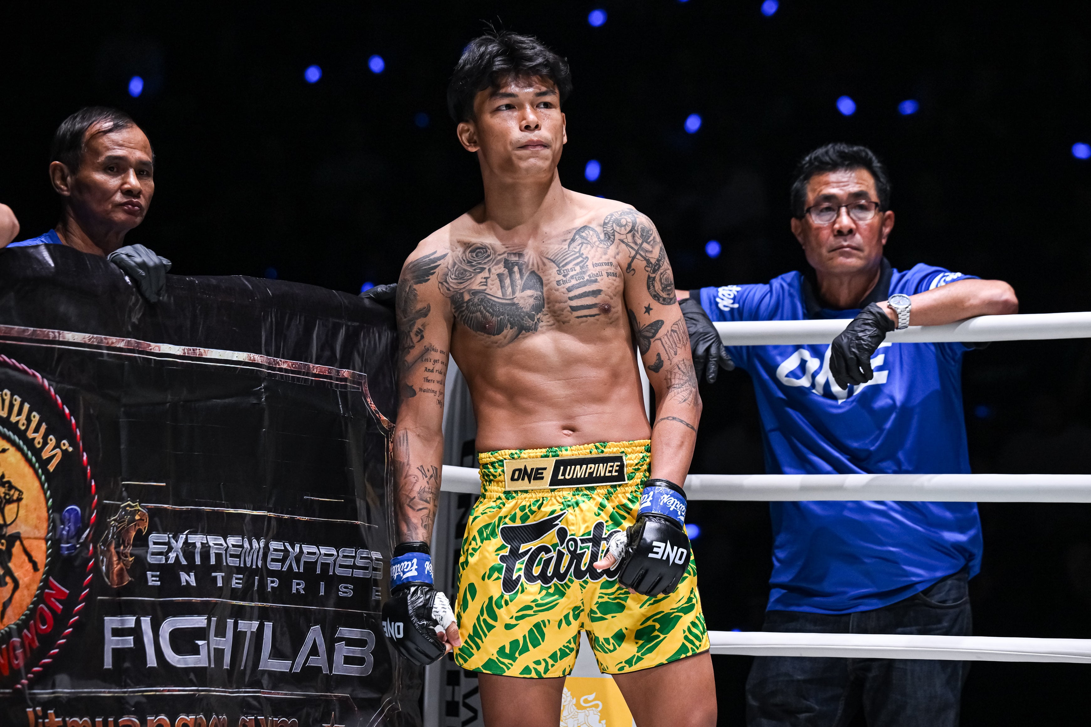 Kiamran Nabati vs Nontachai at The Inner Circle 31 15.jpg