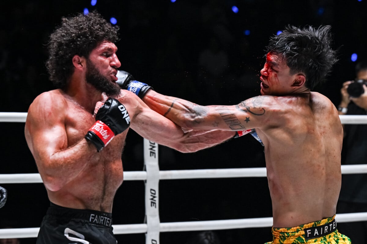 Kiamran Nabati lands a left punch on Nontachai at The Inner Circle 31
