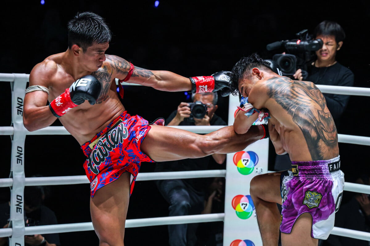 Panpayak VS Lamnamoonlek at The Inner Circle 32