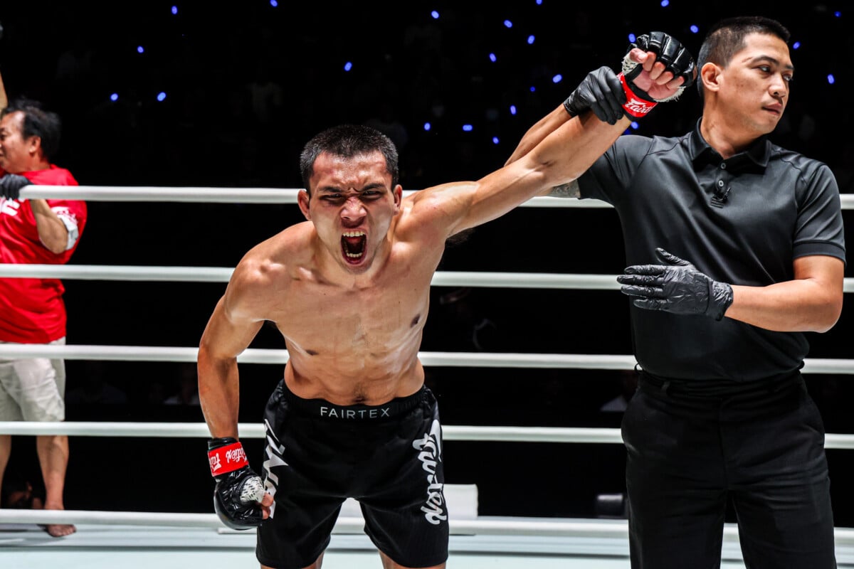 Petmuangsri celebrates his win over Gregor Thom at The Inner Circle 29