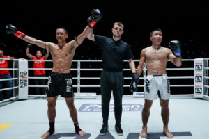 Petsiam vs Wang Zhongxian at The Inner Circle 31 13