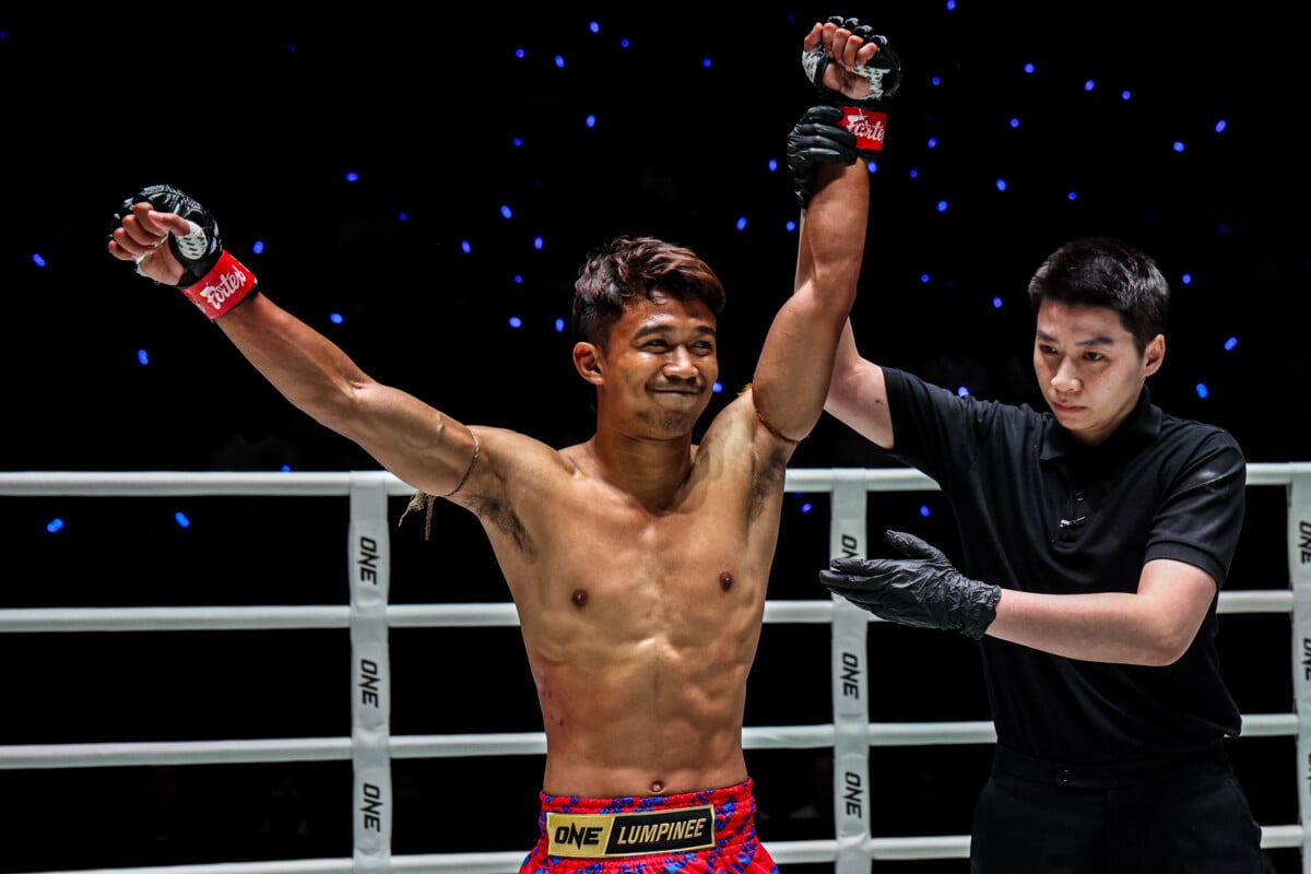 Rak celebrates his win over Hern at The Inner Circle 29