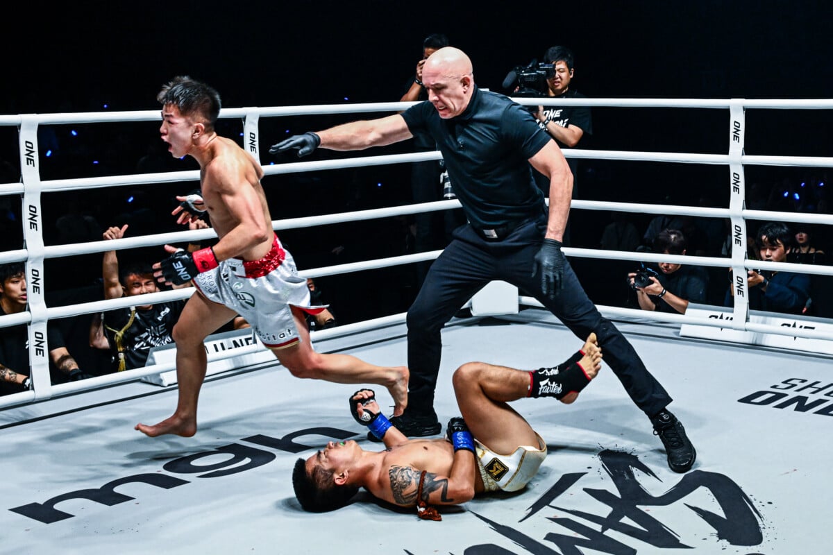 Ryuya Okuwaki celebrates his knockout over Chokdee Maxjandee at ONE SAMURAI 3
