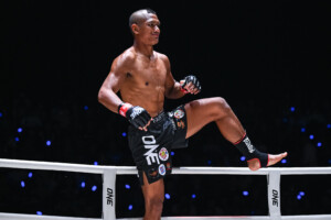 Sangarthit vs Logan Chan at The Inner Circle 30 12