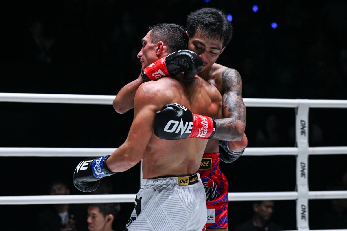 Yamin embraces Alexey Balyko at The Inner Circle 31 6