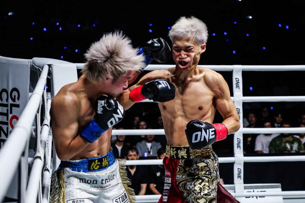 Yuki Tanaka fires a left hook on Aiji at ONE SAMURAI 3