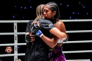 Zoe Neuschwander VS Susanti Ndapataka at The Inner Circle 32 15