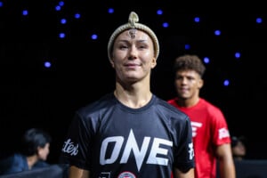 Zoe Neuschwander VS Susanti Ndapataka at The Inner Circle 32 28