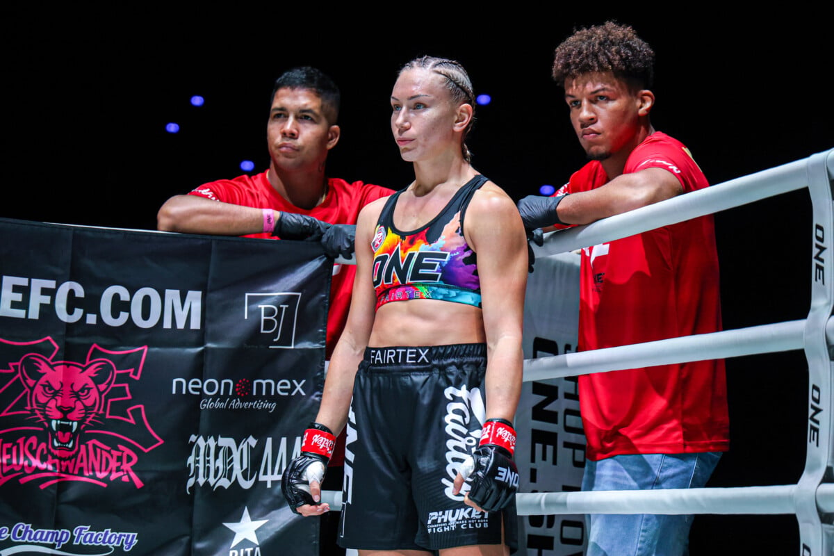 Zoe Neuschwander VS Susanti Ndapataka at The Inner Circle 32