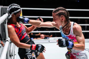 Duangdawnoi vs Aline Seiberth at The Inner Circle 33 12