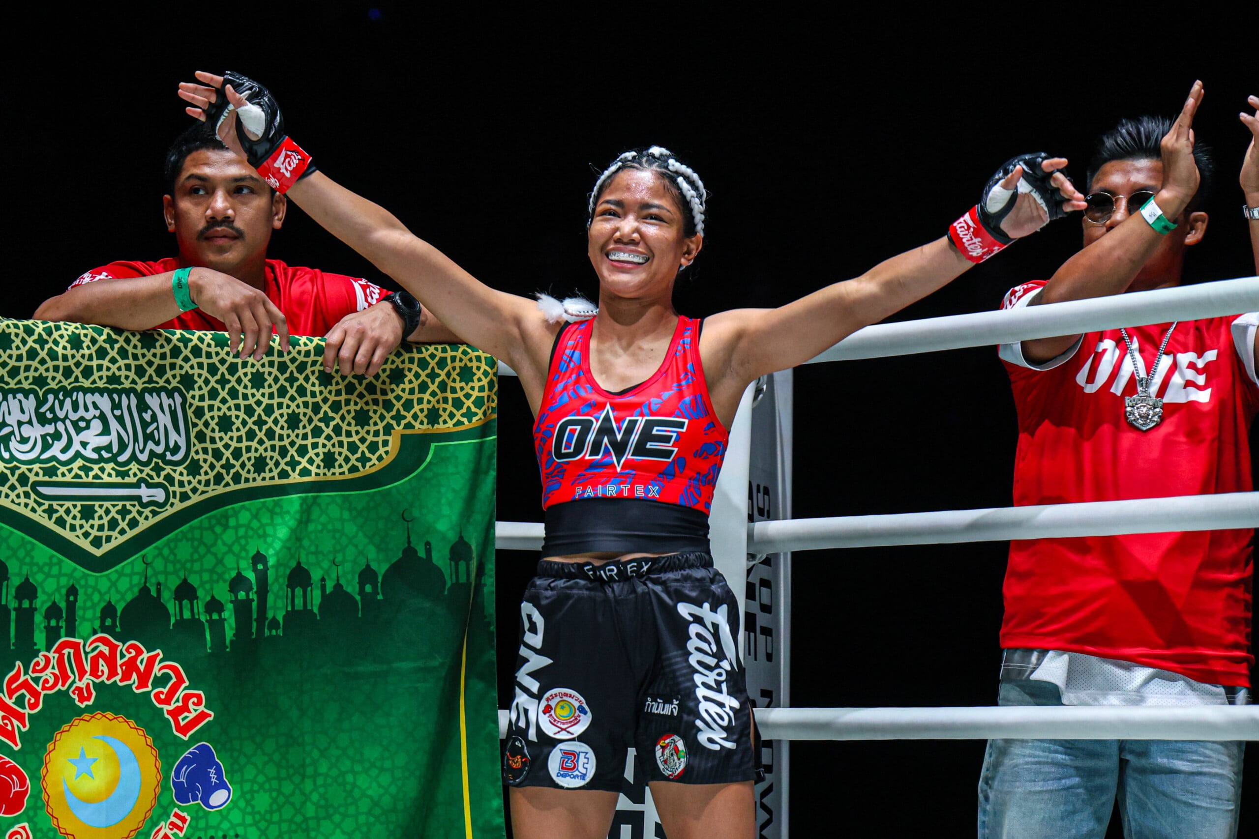 Duangdawnoi in her corner at The Inner Circle 33.