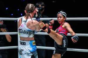 Duangdawnoi vs Aline Seiberth at The Inner Circle 33 9