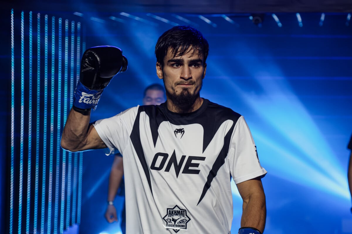 Elbrus Osmanov makes his way to the ring against Yi Yuxuan at ONE Fight Night 48
