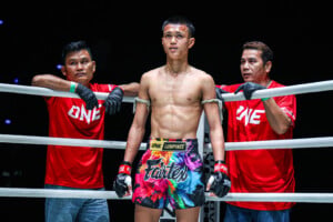 Fahlap Toyotarayong vs Yugo Kato at The Inner Circle 33 1