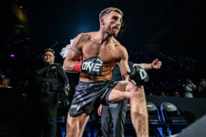Jonathan Haggerty vs Hiroki Akimoto at ONE SAMURAI 4 17