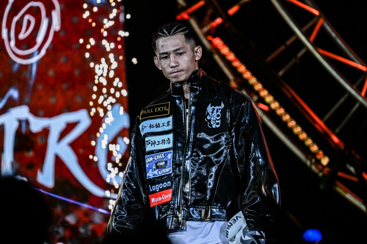 Hiroki Akimoto makes his entrance into the Circle at ONE SAMURAI 4.